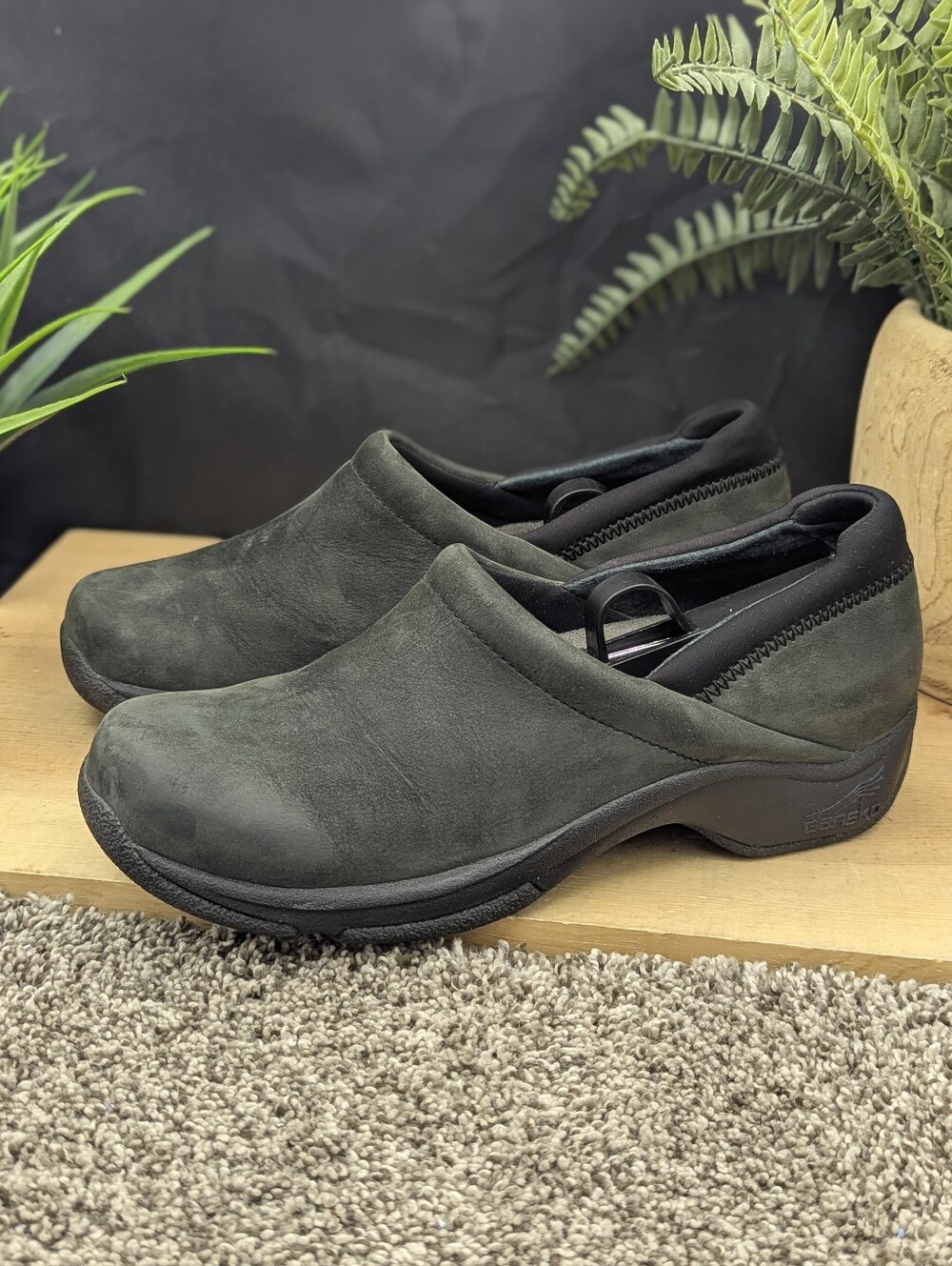 Dansko Professional Green Suede Leather Women's Size 39(US 8.5/9) Work Mules